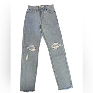 Levis Wedgie size 25